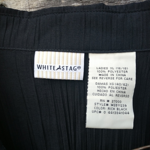 SOLD!!!!  White Stag Women's Blouse Button Front Wavy Fancy Black   XL  (16-18) - Picture 2 of 9